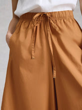 Load image into Gallery viewer, Lauryn Poplin Wide Leg Crop Pant | Mid Tan