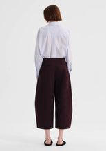 Load image into Gallery viewer, Jordan Crop Pant in Pinot